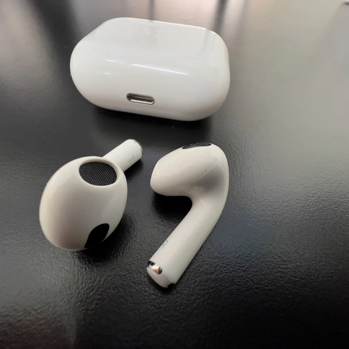 Airpods 4th Generation Refurbished Grade B – Wired Earphones with Clear Sound & Comfort Fit