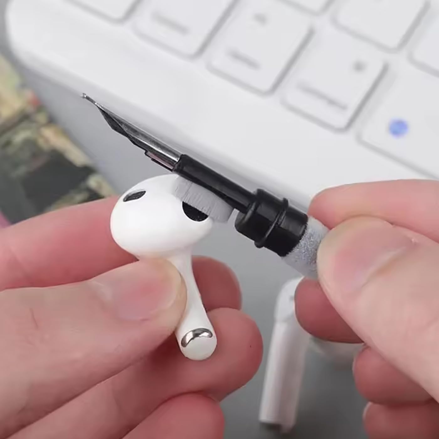 3-in-1 AirPods Cleaning Kit Brush Metal Tip Deep Earbud Cleaner Tool
