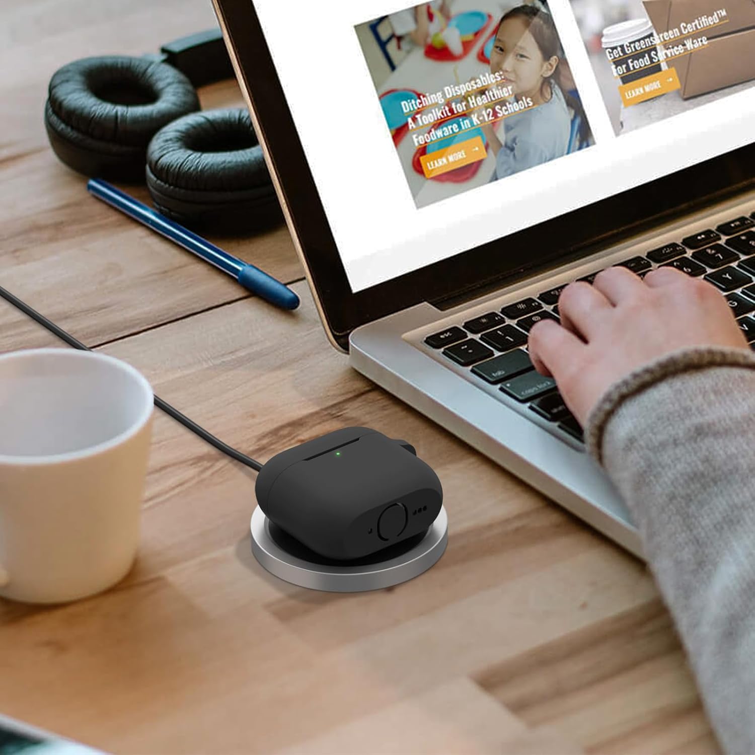 Silicone Case for AirPods 4 (2024) with Carabiner & Cleaner Pen Black