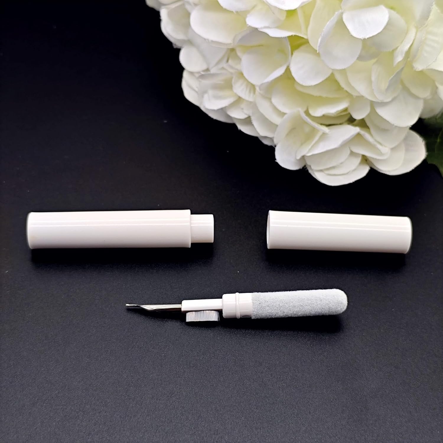 Universal Earbuds Cleaning Kit Dust Earwax Remover Tool for AirPods